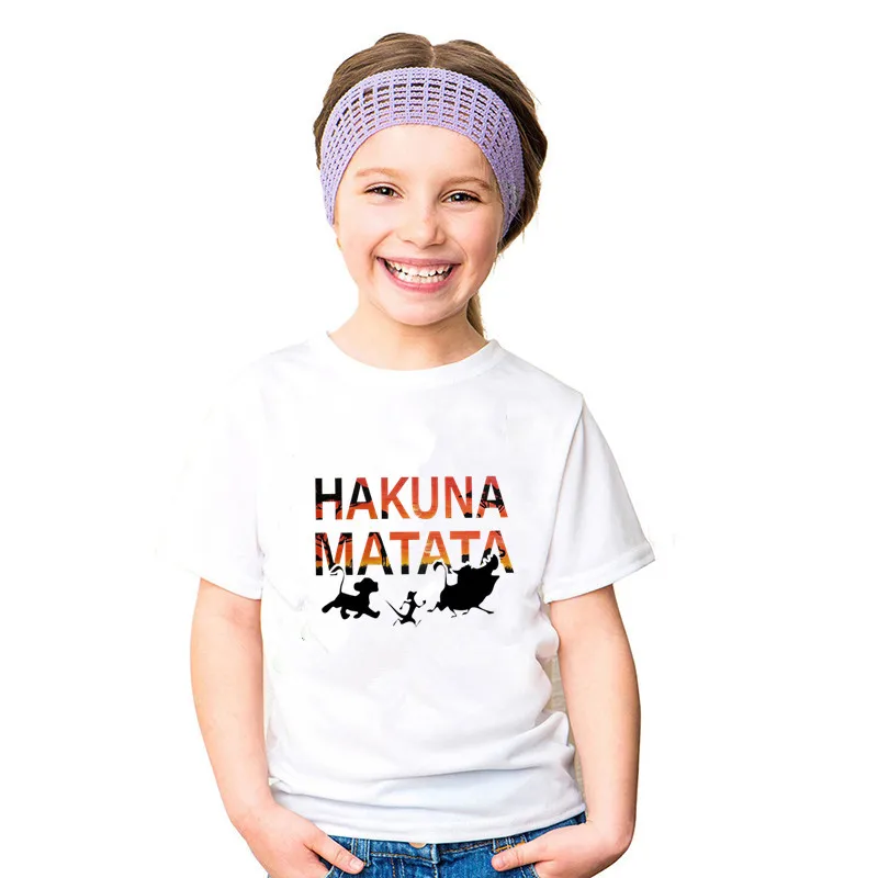 От 1 до 12 лет; модная детская футболка Hakuna Matata; Kawaii; футболка с рисунком; Детские повседневные милые топы; свободные белые футболки с круглым вырезом