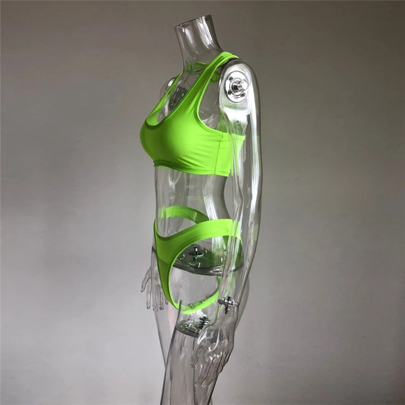 11200635994_1172645759