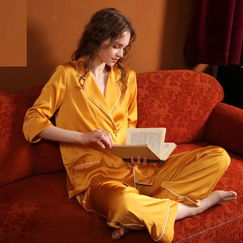 13751449742_1868130666