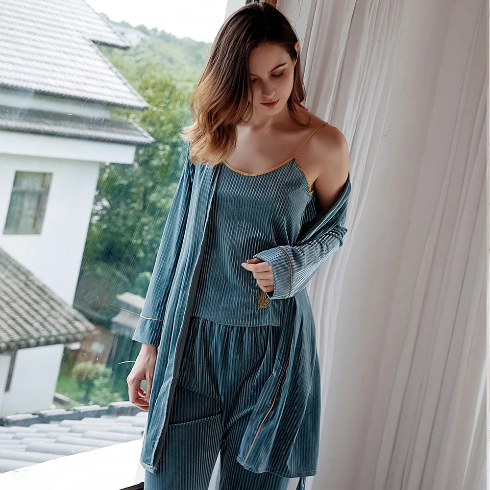 Lake Blue Женские Пижамы, золотые бархатные пижамы с вышивкой, осенняя сексуальная ночная рубашка на бретелях, ночная рубашка, брюки, четыре комплекта домашней одежды - Цвет: Lake Blue
