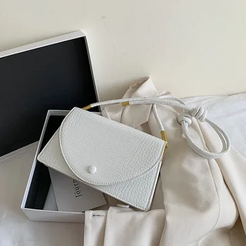 

French texture popular bag women 2020 new wild ins single shoulder armpit bag fashion messenger small square bag