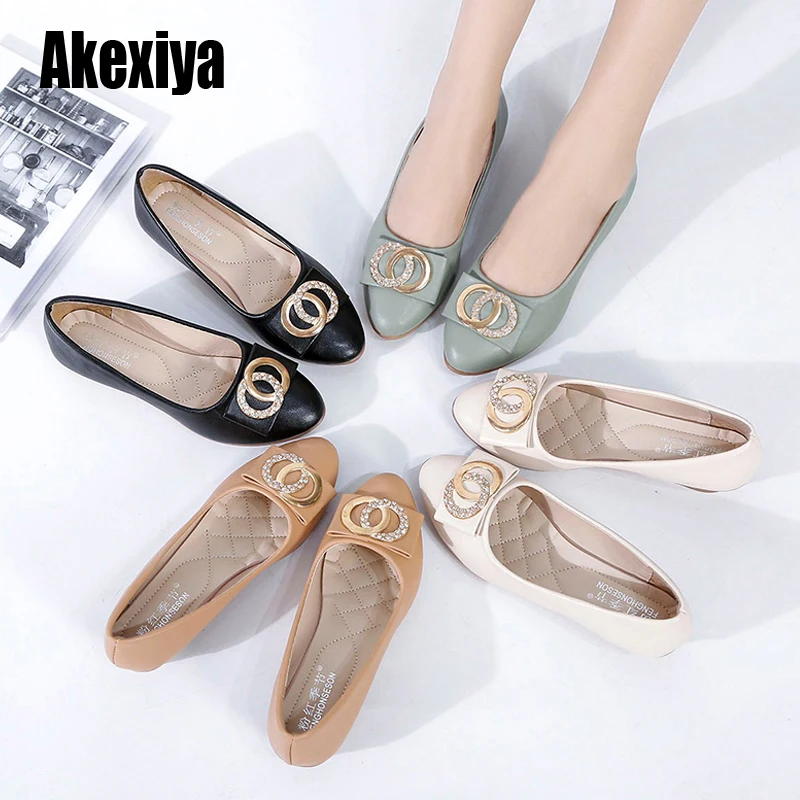 

New Woman Metal decoration Wedges High heels Waterproof Ladies Round Toe Rhinestone Heels Casual Working Shoes Female Shoes