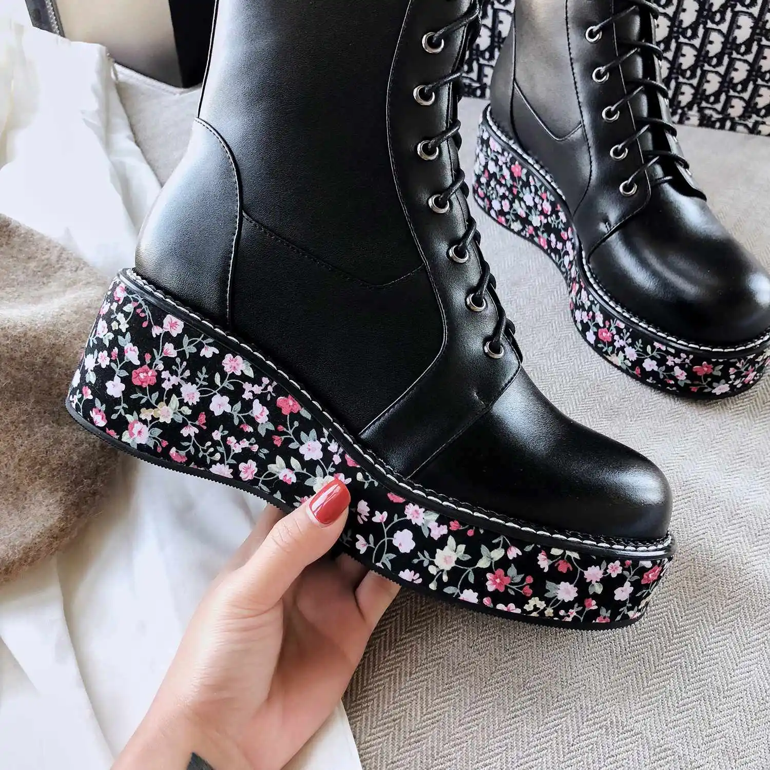 Bottes femme; сапоги до середины икры; женская зимняя обувь; натуральная кожа; цветные стразы; Высокий каблук; толстая подошва; сохраняющие тепло; botas mujer