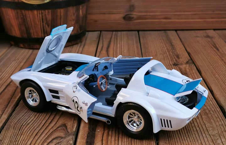 Хорошее 1:18 классический автомобиль 1964 модель ретро двери автомобиля может быть открыт сплав Коллекционная модель