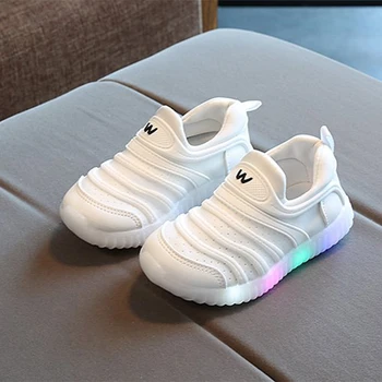 

2019 New Spring Autumn First Walkers Sneakers LED Light Boys Girls Shoes Baby Breathable Casual Shoes Outdoor Flat Shoes Soft