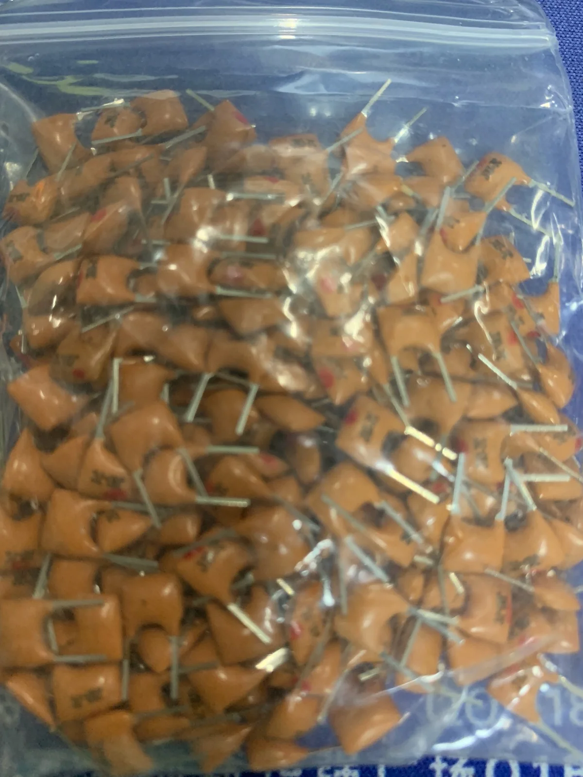 20PCS Of 10.7 MHz ceramic filter 2P crystal line 10.7M 10.7MHZ