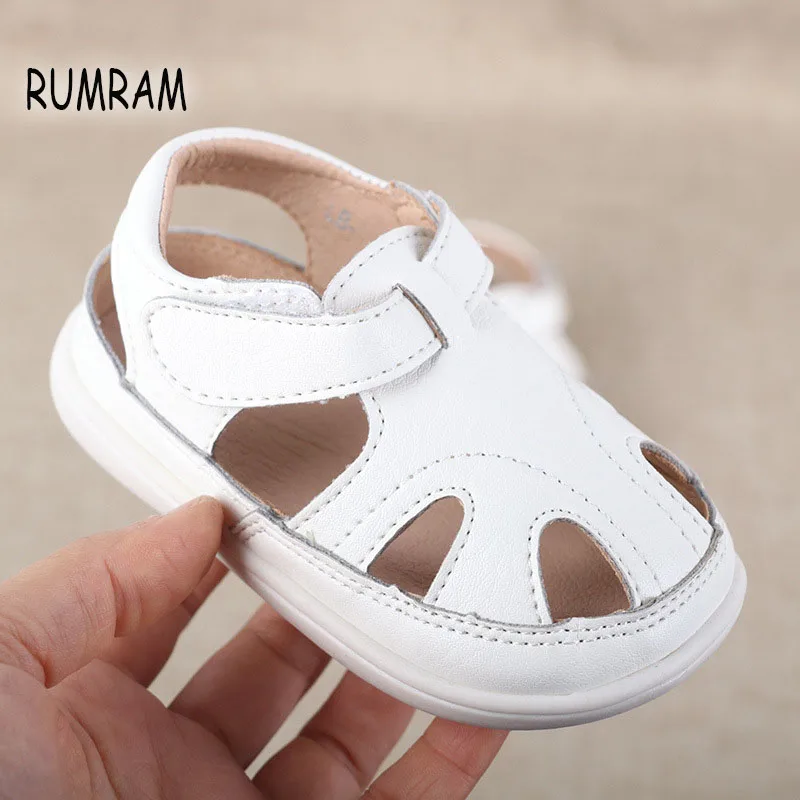 best closed toe beach shoes