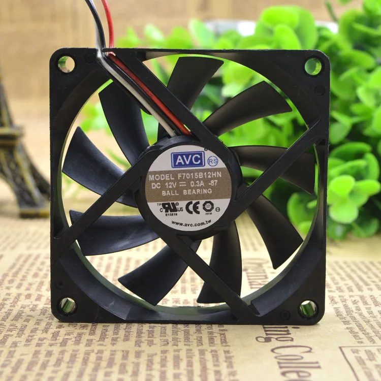 AVC F7015B12HN 7CM DC 12V 0.3A 7015 CPU Mute 3-Wires Cooling Fan |