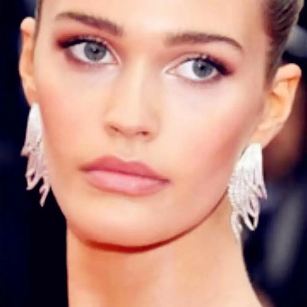 

New Arrival Rhinestone Alloy Feather Shaped Dangle Earrings For Women Fashion Jewelry Boutique Statement Earrings Accessories