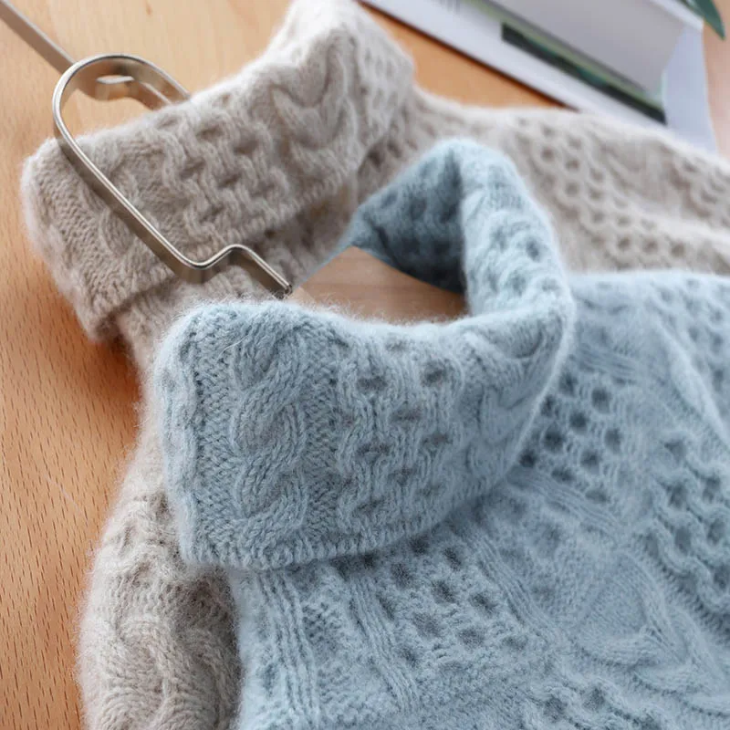

BELIARST Autumn and Winter Thick High Collar Cashmere Sweater Women Loose Pullover Sweater Twisted Knit Bottoming Sweater