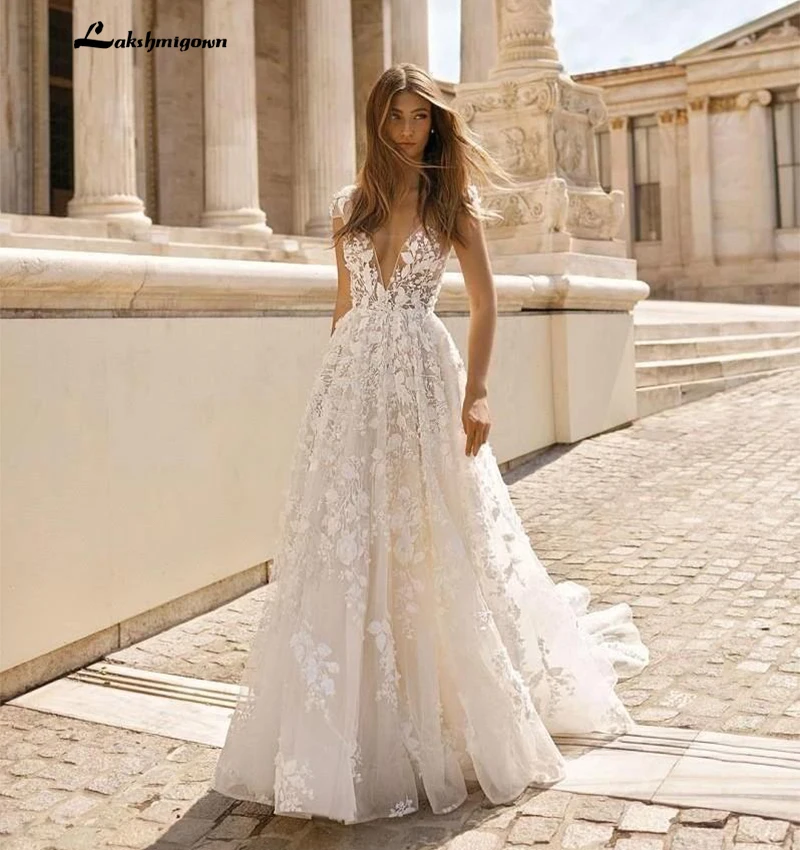 

Vintage Bohemian Lace Applique 2020 Wedding Dresses Deep V Neck Bridal Gowns Sweep Train Boho Wedding Gown