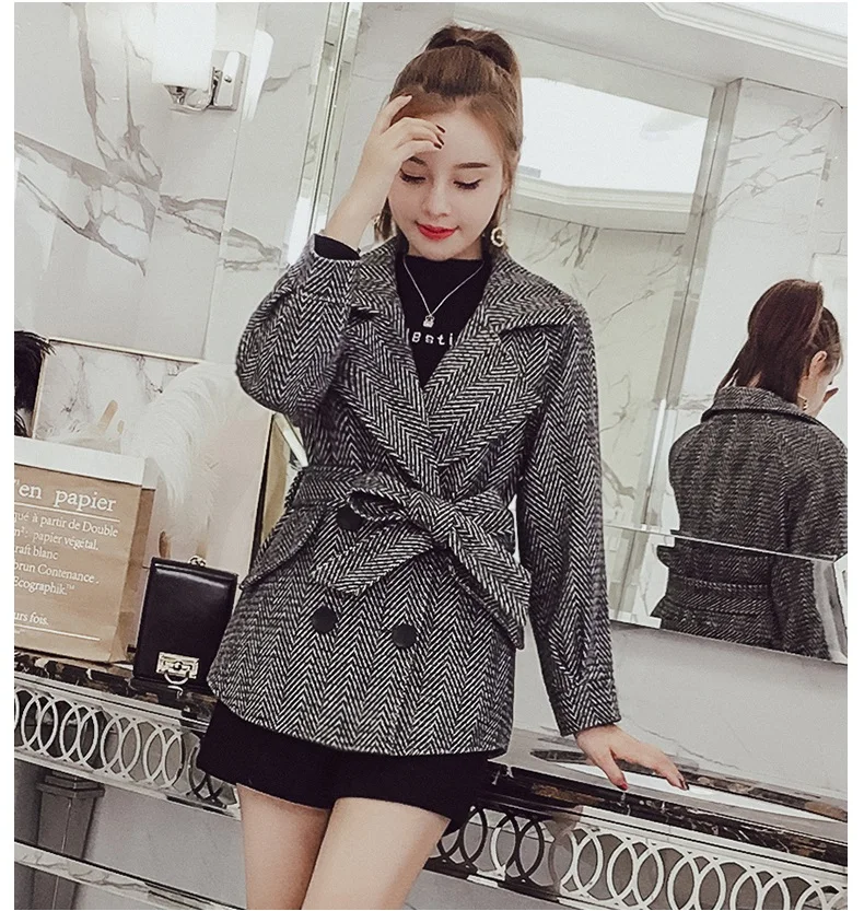 UHYTGF шерстяное Женское пальто зимняя теплая куртка Женская Корейская двубортная верхняя одежда в полоску модная женская зимняя куртка с поясом 697 - Цвет: Black