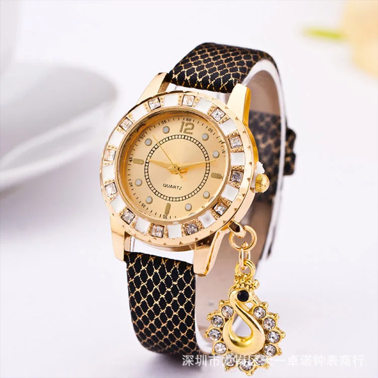 

Women's Quartz Watch Wholesale Fashion Man-made Diamond between Black And Golden Pattern Leather Belt Women's Watch Source Curre