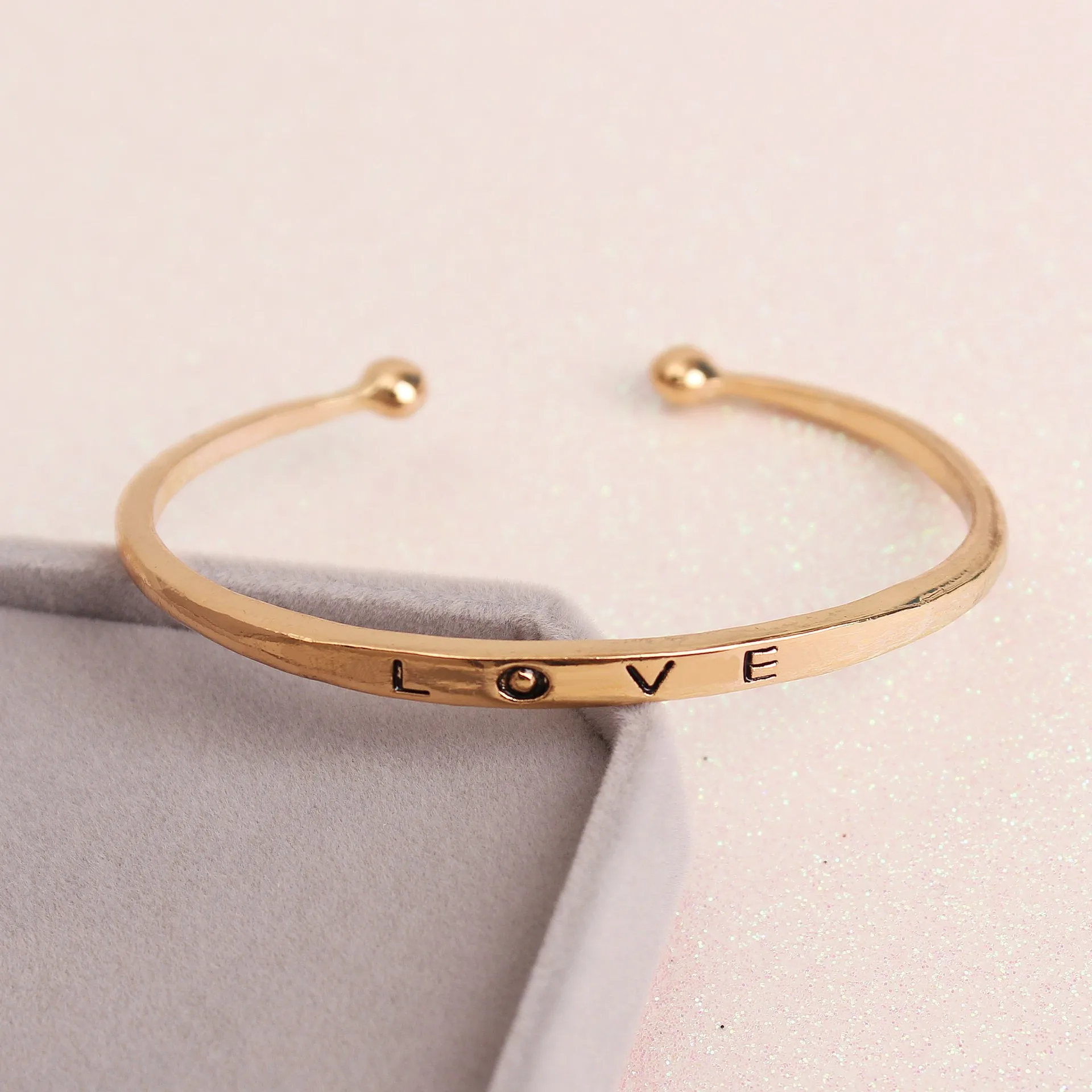 VOHE Мода розовое золото/серебро/золото цвет гравюрные буквы любовь большие/маленькие открытые очаровательные браслеты на запястье ювелирные женские браслеты