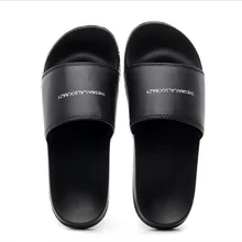 Модные мужские шлепанцы; Летние уличные шлепанцы для отдыха; нескользящие пляжные сандалии; черные шлепанцы; размеры 36-45