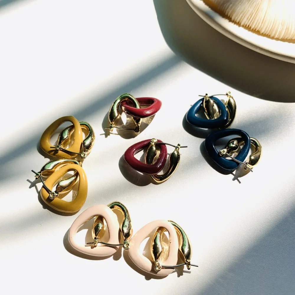 12432776833_47215689