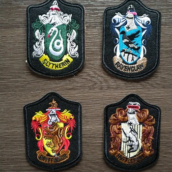 

4pcs/lot Cosplay Shcool Patches Sew-on Gryffindor Slytherin Ravenclaw Hufflepuff Patches for Harris Costume