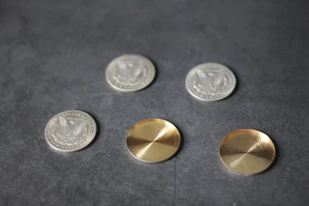 

FLIGHT by Michael Afshin & Vortex Magic - Coin Magician Appear/Vanish Magia Close Up Magic Illusion Props Gimmick Magic Tricks