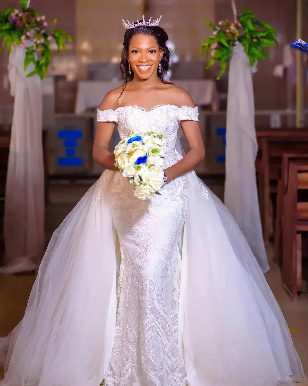 

Elegant Off Shoulder Mermaid Wedding Gowns With Overskirt Train Plus Size Bridal Dresses African Women Robe De Marriage