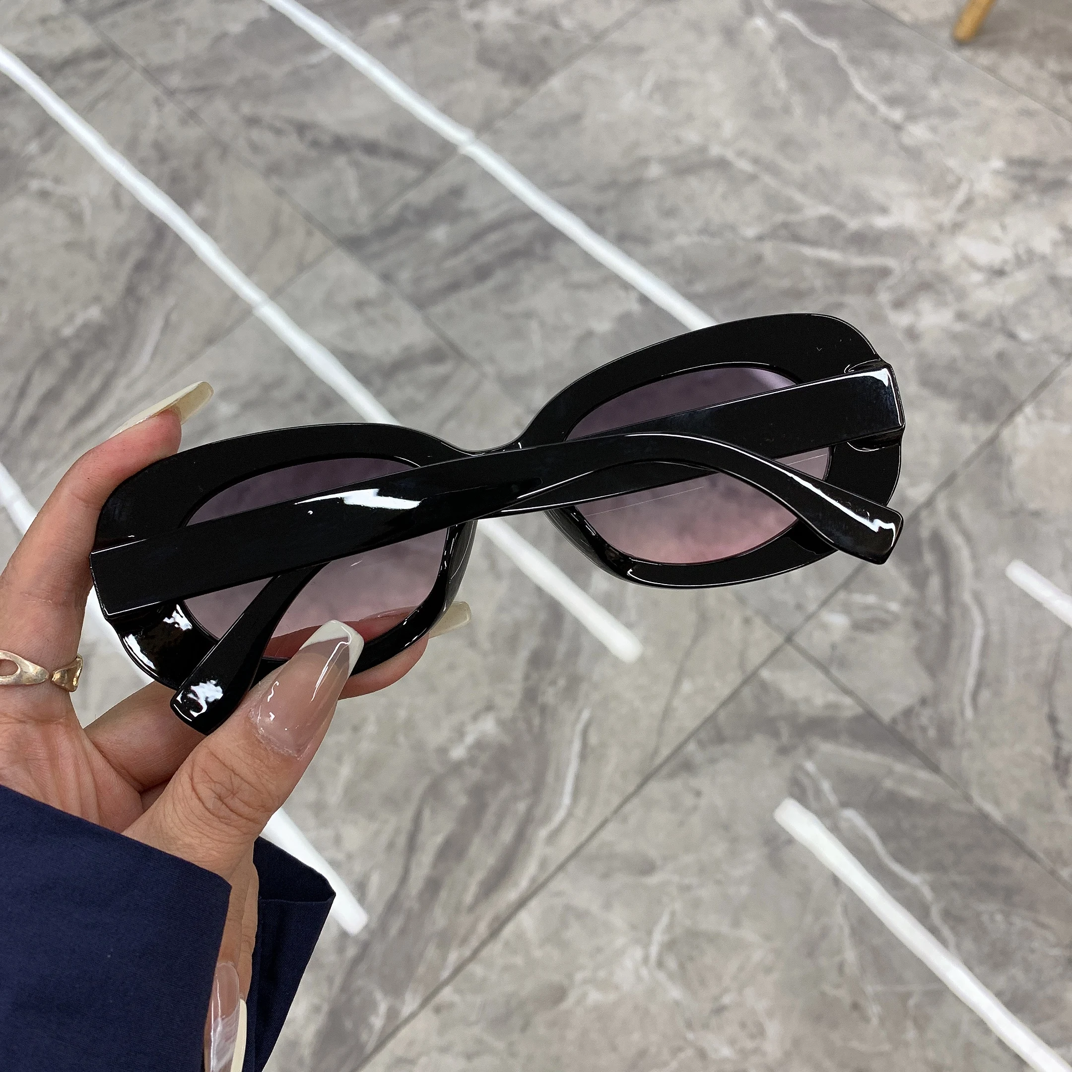 KAMMPT New Oval Big Frame Ladies Sunglass  Fashion Femalle Sunglasses Trendy 2021 Retro Designer Sun Shades Eyewear UV400