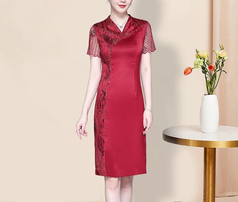 Elegant Burgundy Mother Of The Bride Dress Half Sleeve Satin Beaded