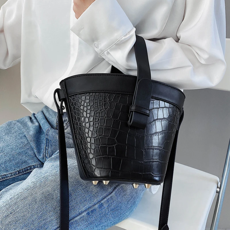 

Stone Pattern French Niche Bag Female New Wild Messenger Bag Girl Fashion Crocodile Pattern Shoulder Bag Portable Bucket Bag