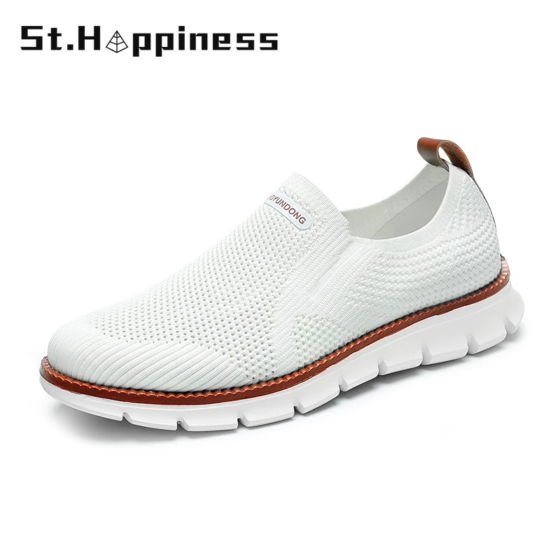 2021 breathable mesh lightweight soft sole sneakers