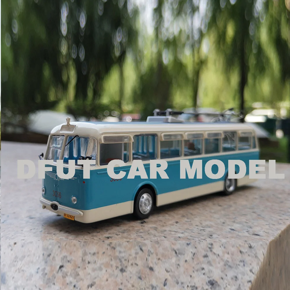 Scale 1:64 8TR BUS Model Diecast Metal Alloy Car Model Toy Gift For Collection With Free Shipping