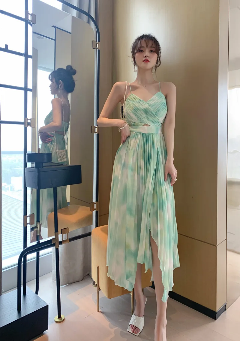 

Beach 2020 summer new sexy V-neck halter chiffon irregular pleated dress Office Lady Sleeveless Knee-Length Polyester