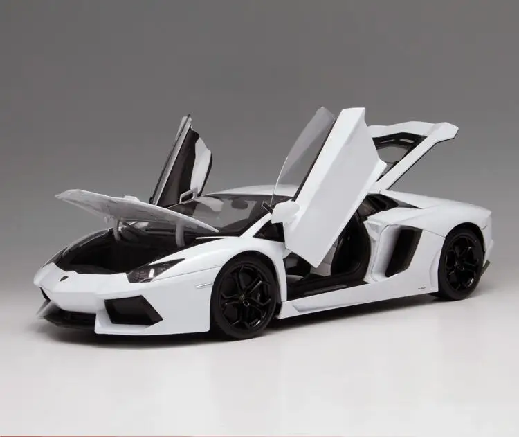 Welly 1:18 Lamborghini Aventador LP700-4 гоночный литой модельный автомобиль в коробке