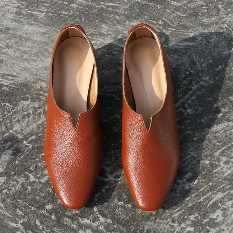 Женская обувь; повседневные Элегантные туфли-лодочки из натуральной кожи; женские модельные туфли на среднем каблуке с острым носком; туфли из органической кожи; большие размеры
