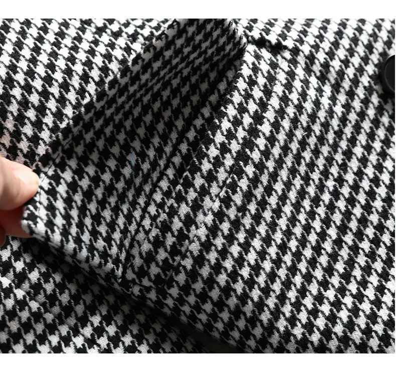 autumn winter Coat Large size long Women's woolen coat Korean version lattice Keep warm Loose Woolen jacket XL-5XL FCW087