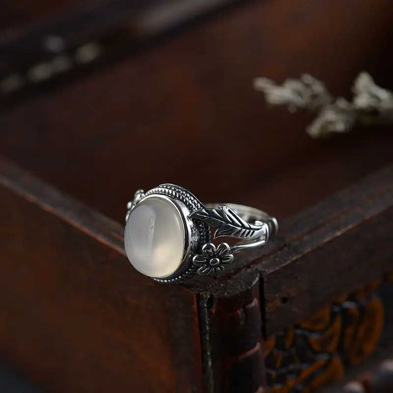 Настоящее 925 пробы серебряные кольца для женщин с натуральным белым халцедоном овальной формы винтажные маленькие цветы открытие кольцо регулируемое