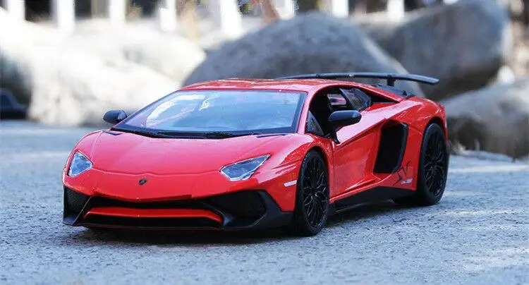 

Bburago1:24 Alloy Car Model Vehicles For Lamborghini LP750-4 Mens Gift Toys