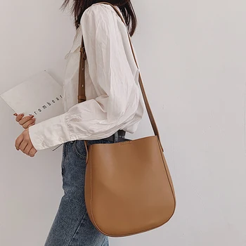 

Vintage bag women's 2020 new trendy bucket bag Korean version simple shoulder bag large capacity messenger bag