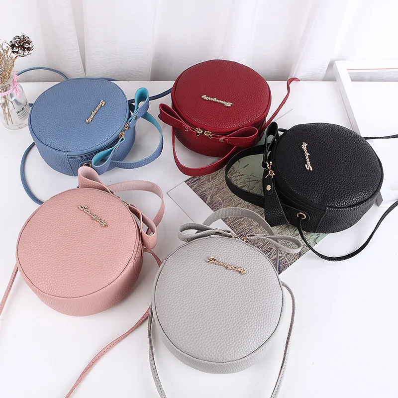 

Small round Bag 2019 New Style Cool Handbag Simple Small Bee Single-shoulder Crossbody Bag Embossed Leather Mobile Phone Bag