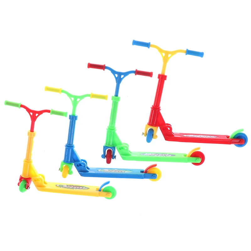 

Mini Scooter Two Wheel Scooter Children's Educational Toy Fingerboard Skateboard RANDOM COLOR New