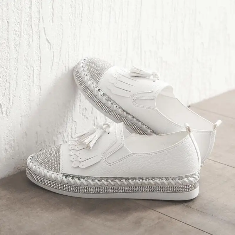 

Dwayne New Single Shoes Women Flats Korean Fashion Diamond Rhinestone Tassel White Shoes Wild Platform Shoes Fringe Loafers 365