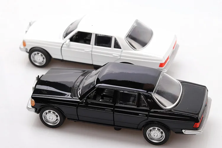 1/36 в штучной упаковке имитационная модель автомобиля игрушки Mercedes Benz E-class W123 классический автомобиль Ретро автомобили оттягивающийся Bugatti модель 2 двери открываются