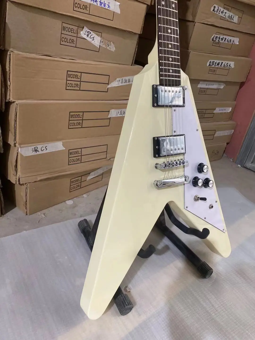 Fly-V Electric Guitar Cream Yellow Color Mahogany Body Rosewood Fingerboard High Quality Guitarar Free Shipping