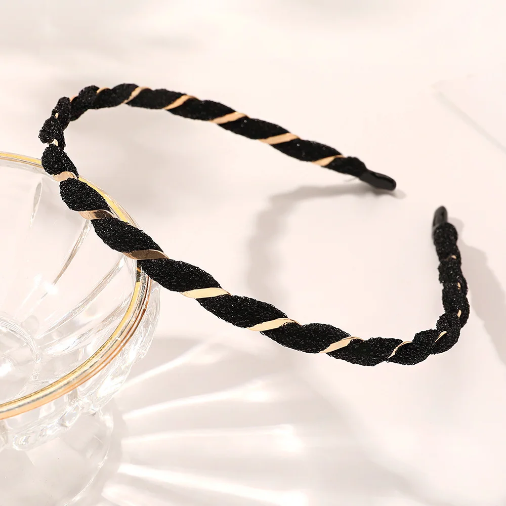 16 BLACK