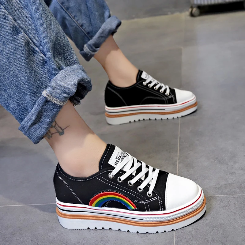 

Popular explosion models rainbow pattern design canvas women's shoes comfortable mid-heel spring and autumn essential W31-50