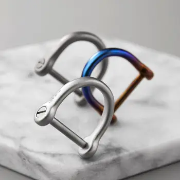 

Titanium Car Key Ring Horseshoe Buckle Lightweight Titanium Keychain Color Key ChainsHigh-end key chain accessories