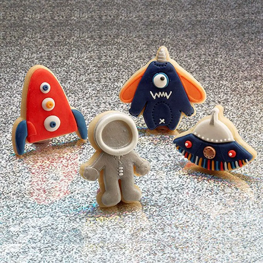 

4Pcs/set Outer Space Shape Fondant Cutter Plastic Cake/cookie/buscuit Cutter Plunger Mold Fondant Cake Decorating Tools