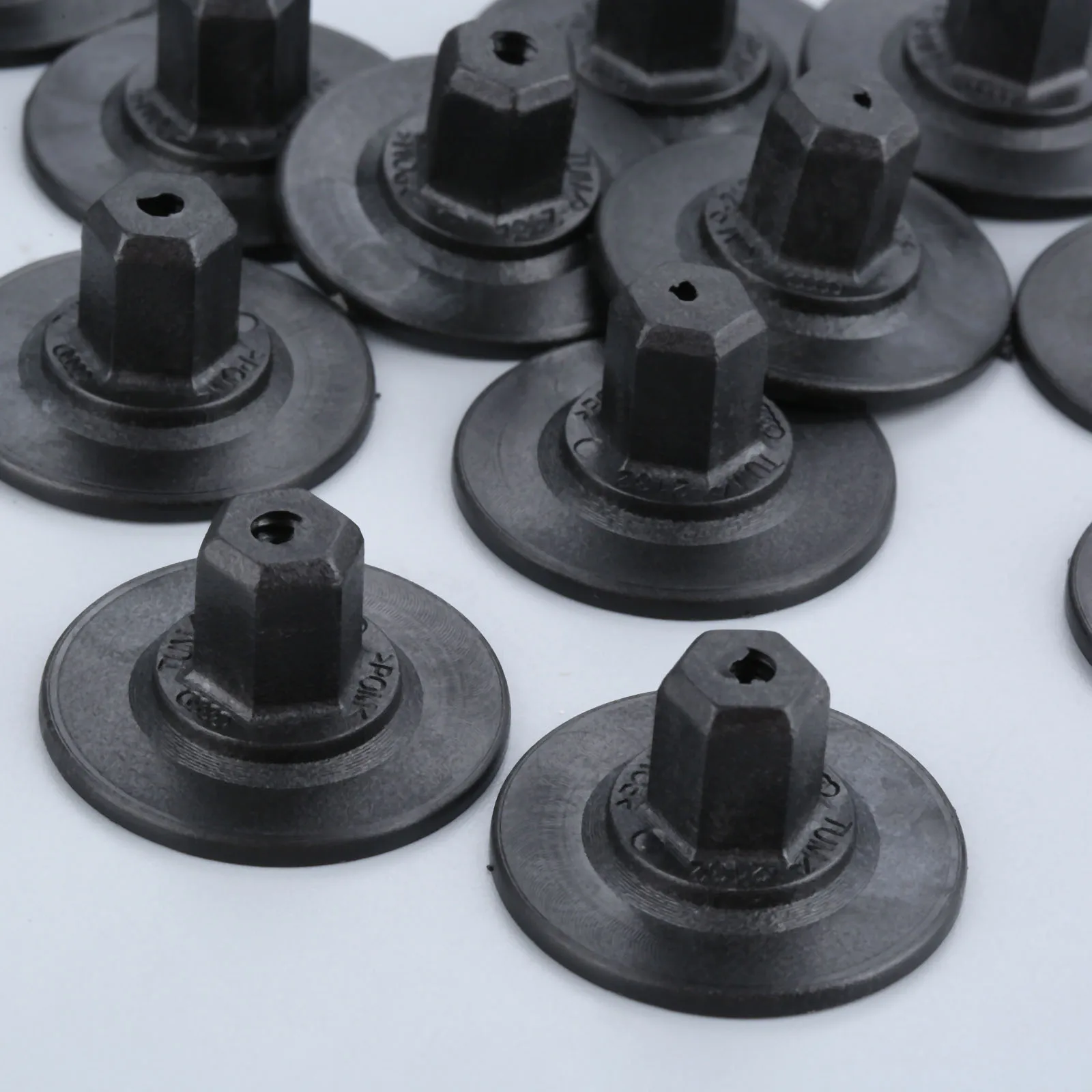 Car Accessories 20pcs Auto Self Tapping Screws Seat Nut Cap For Audi Self Tapping Screw Holder Cushion Fastener Plastic Car Rivets