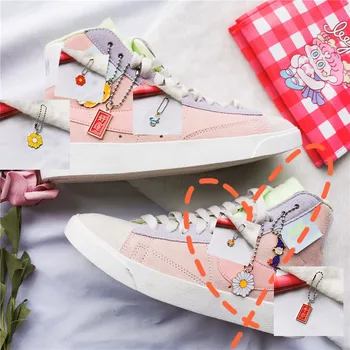 

F 2PC 2020 Women’s Celebrity Inspired Daisy Sunflower Text Shoelaces Decorative Canvas Shoes Board Pendant Shoe Chain Pendant