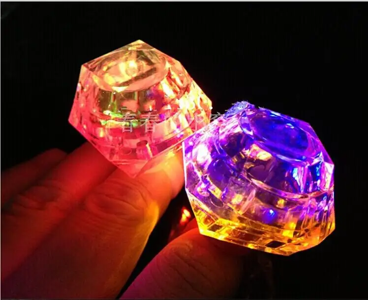 100pcs/lot LED toys Crystal Diamond Finger Ring Square Diamond LED Finger Ring LED Flashing Light Glow up Flashing finger Ring