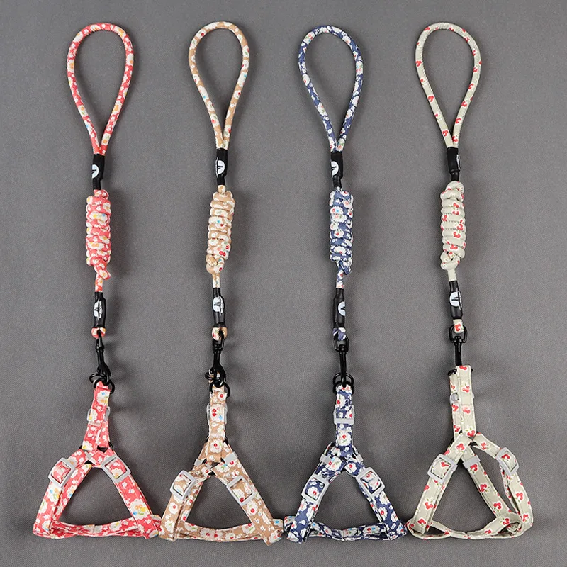 

@HE Pet Dog Chest Back Traction Rope Adjustable Anti-Breakaway Japanese Style And Wind Floral Small Dog Leash