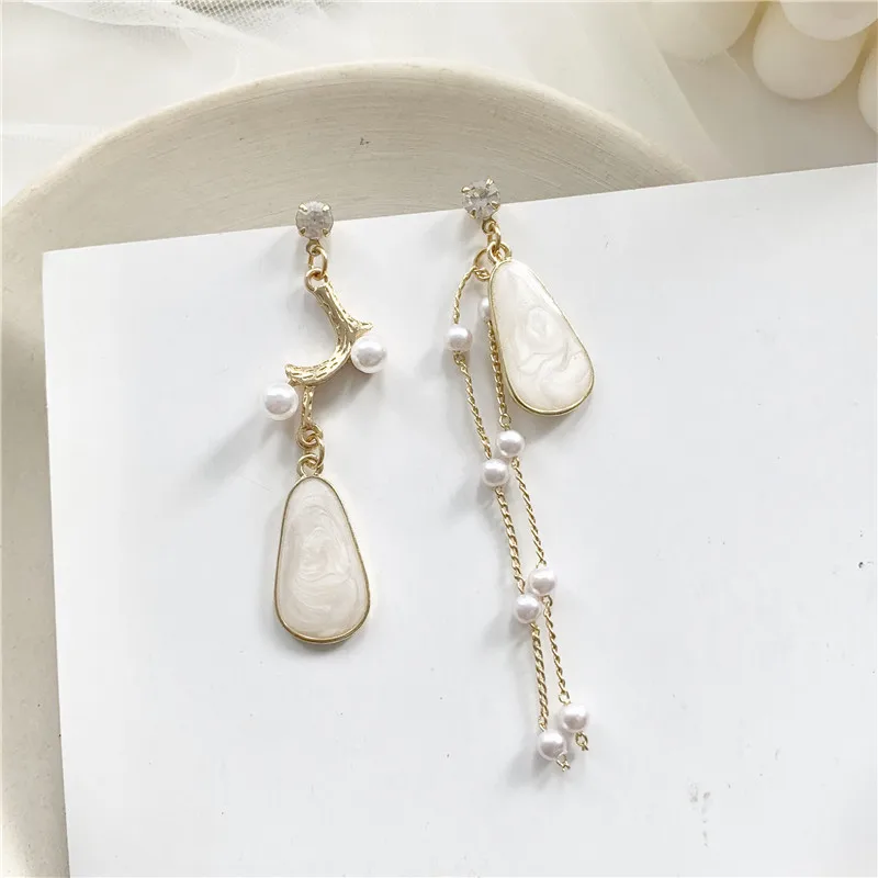 

Sweet White Water Drop Clip on Earrings Pearls Tassel Asymmetric Rhinestone Earrings