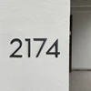 Grand numéro de maison noire flottant de 15 cm, signe pour porte moderne, signalisation pour porte extérieure, pour porte extérieure, pour adresse BO ► Photo 2/6